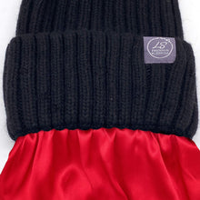 Load image into Gallery viewer, Mulberry Silk-Lined Classic Ribbed Beanie Hat – Cashmere Blend with Removable Pom Pom - Grey