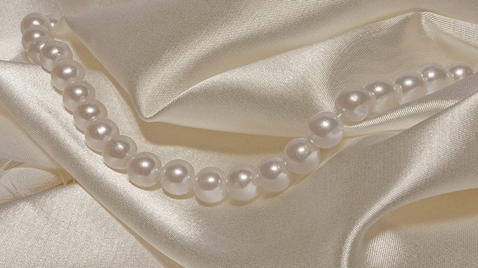 Beauty Sleep Elevated: The Science-Backed Benefits of Silk Pillowcases