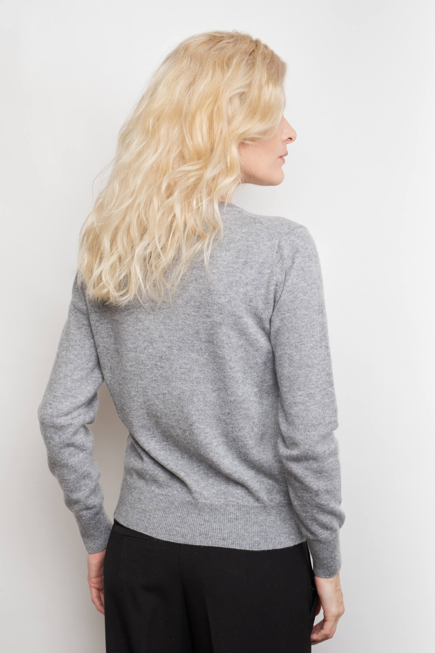 Back view of grey ribbed V-neck cashmere sweater – Love Cashmere NZ