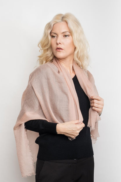Woman with pale pink cashmere wrap over her shoulders – Love Cashmere NZ