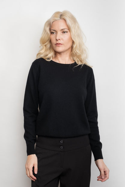 Woman wearing black ribbed pure cashmere crewneck sweater – Love Cashmere NZ