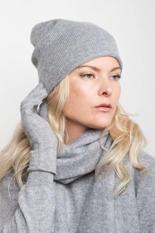 Model wearing grey cashmere roll-edge beanie with scarf and gloves – Love Cashmere NZ