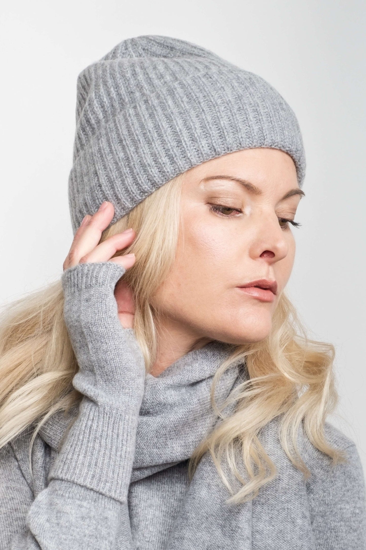 Model wearing grey ribbed cashmere beanie with grey scarf – Love Cashmere NZ
