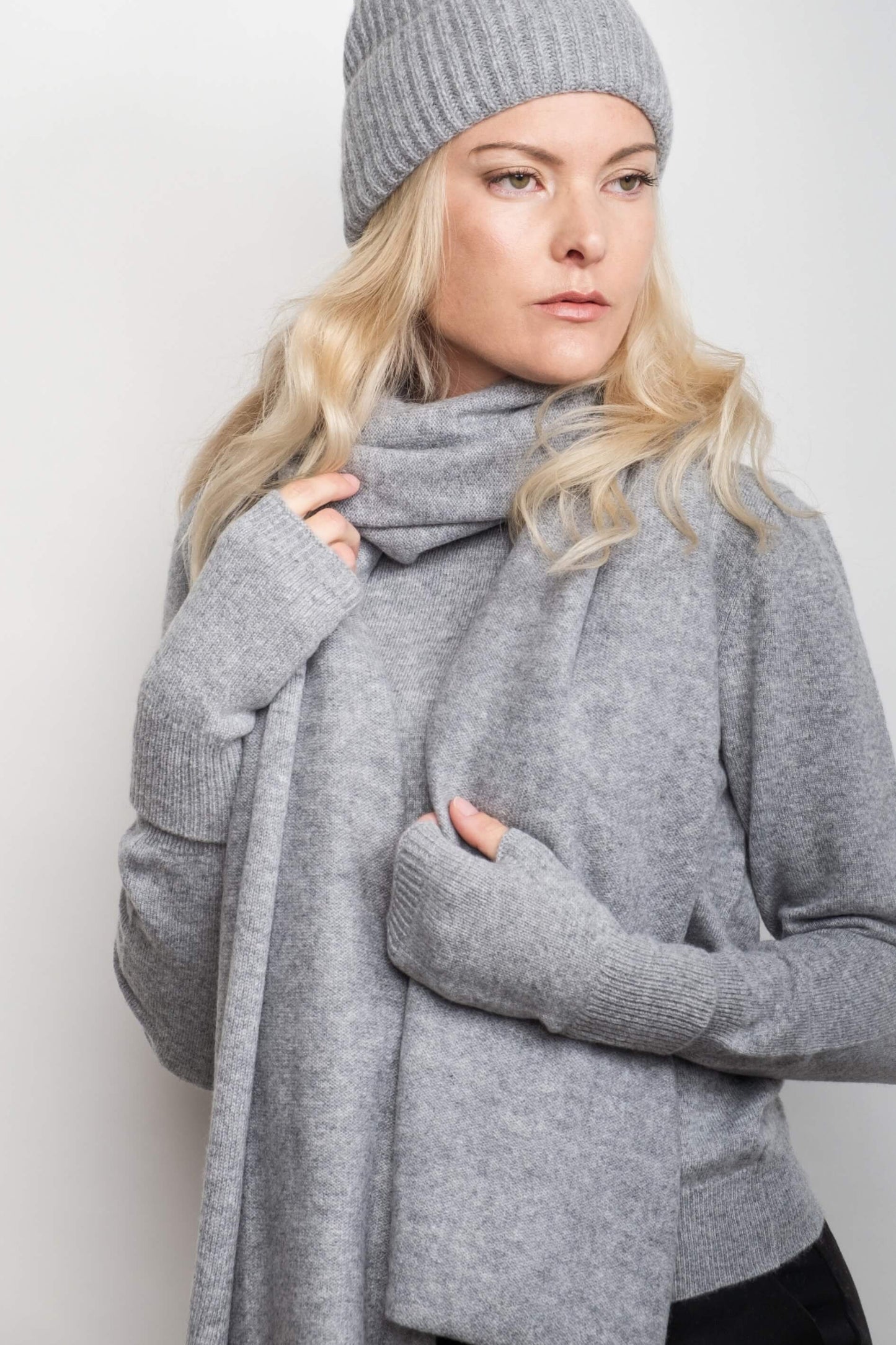 Woman in grey cashmere beanie, scarf and fingerless gloves – Love Cashmere NZ