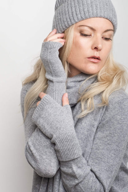 Model wearing grey cashmere fingerless gloves with matching scarf – Love Cashmere NZ