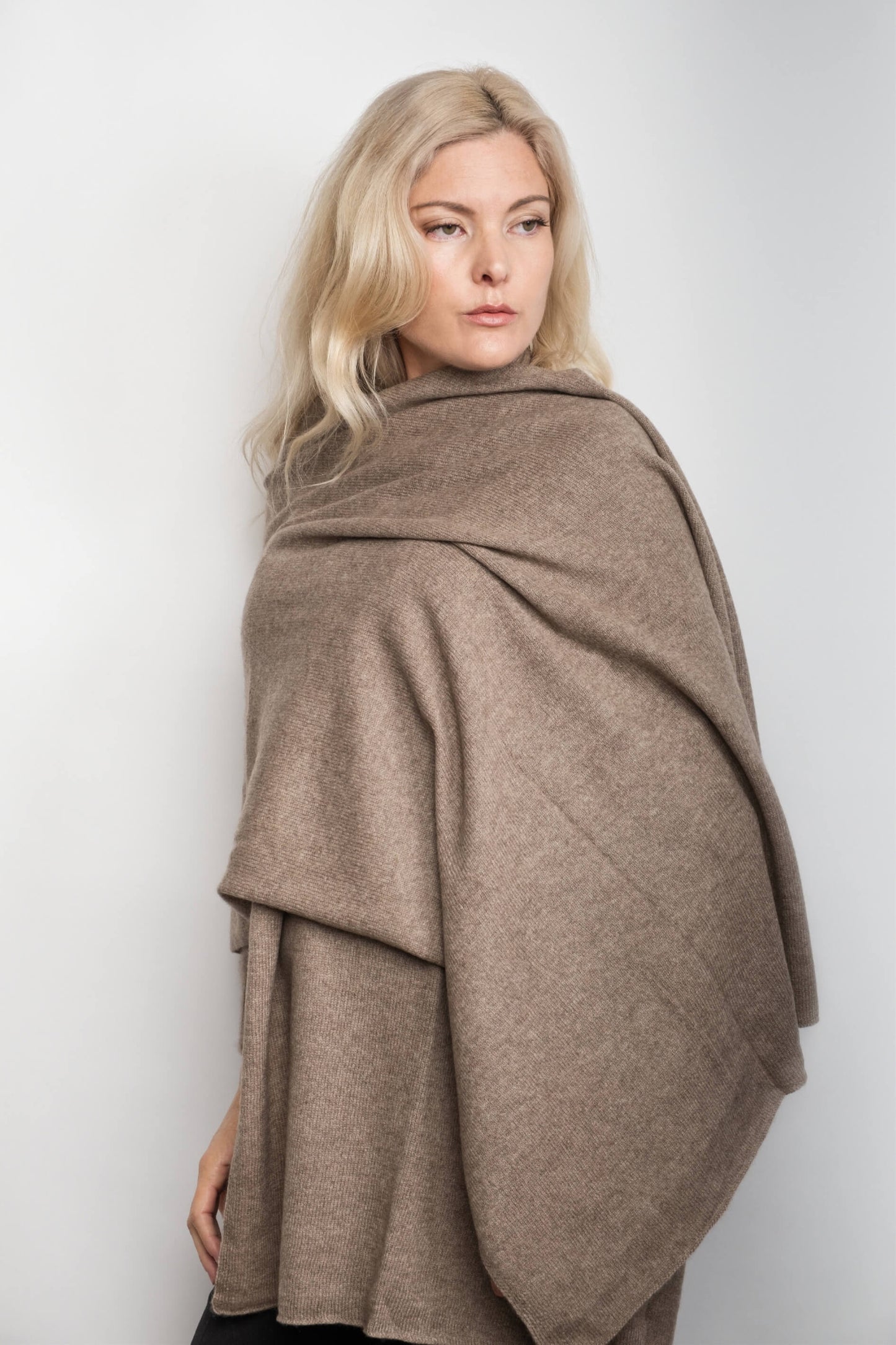 Woman with chestnut pure cashmere wrap over her shoulders – Love Cashmere NZ