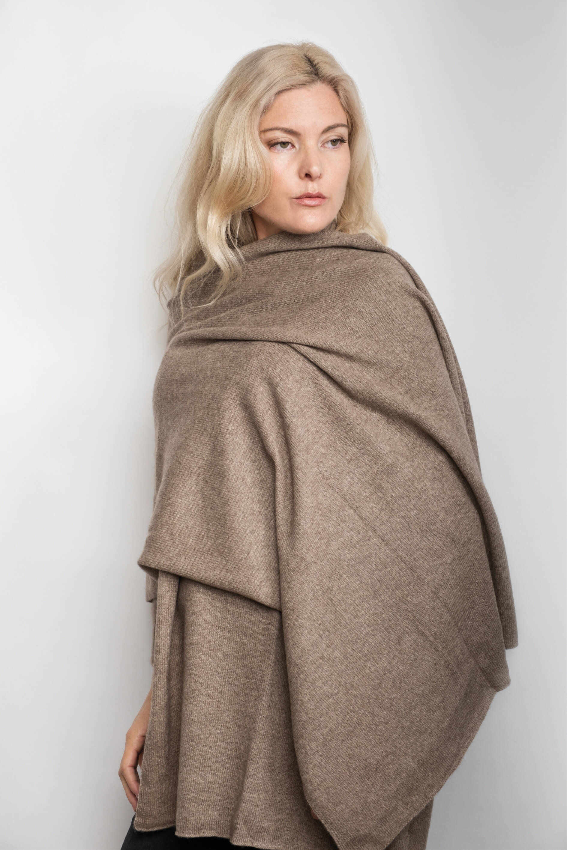 Woman with chestnut pure cashmere wrap over her shoulders – Love Cashmere NZ