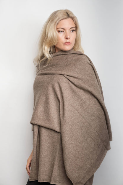 Woman with chestnut pure cashmere wrap over her shoulders – Love Cashmere NZ