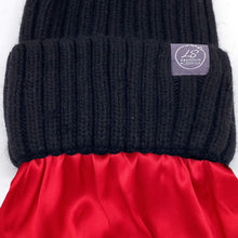 Load image into Gallery viewer, Mulberry Silk-Lined Classic Ribbed Pattern Cashmere Beanie Hat With Removable Pom Pom - Black
